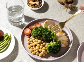 【健康主题】美食天堂的隐形危机 肥胖如何悄然伤肾？